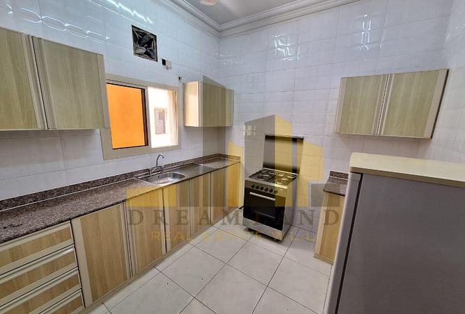 985838 - Property Image 2