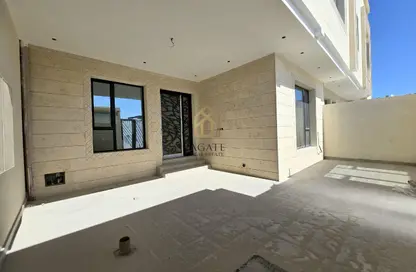 Villa - 4 Bedrooms - 5 Bathrooms for sale in Arad - Muharraq Governorate