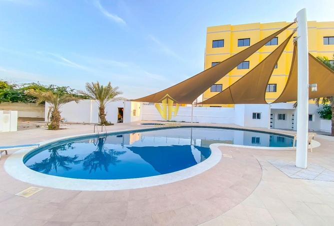 983571 - Property Image 2