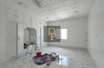 Apartment - 2 Bedrooms - 3 Bathrooms for rent in Isa Town - Central Governorate