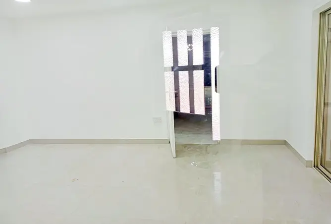995219 - Property Image 3