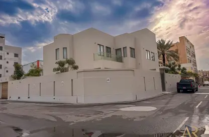 Villa - 4 Bedrooms - 5 Bathrooms for rent in Adliya - Manama - Capital Governorate