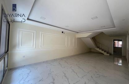 Villa - 5 Bedrooms - 6 Bathrooms for sale in Busaiteen - Muharraq Governorate