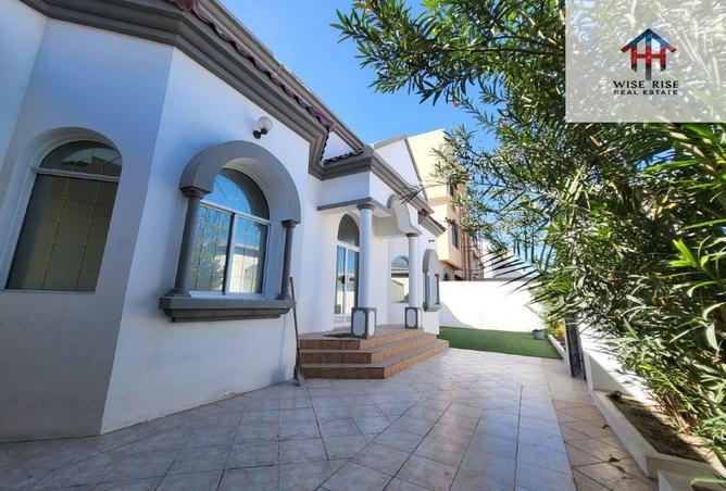 998412 - Property Image 2