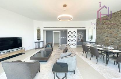 Apartment - 2 Bedrooms - 3 Bathrooms for rent in Sanabis - Manama - Capital Governorate