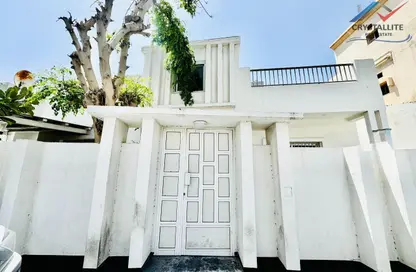 Villa - 4 Bedrooms - 3 Bathrooms for rent in Zinj - Manama - Capital Governorate