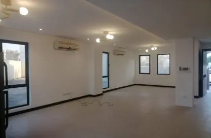 فيلا - 5 غرف نوم - 6 حمامات للايجار في ديار المحرق - المحرق