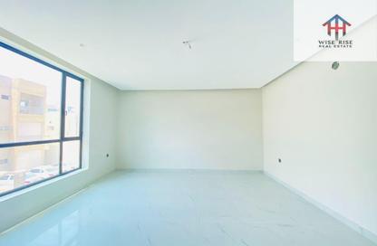 Apartment - 3 Bedrooms - 3 Bathrooms for rent in Segaya - Manama - Capital Governorate