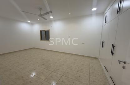 Apartment - 2 Bedrooms - 1 Bathroom for rent in Tubli - Central Governorate Apartment - 2 Bedrooms - 1 Bathroom for rent in Tubli - Central Governorate