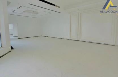Villa - 4 Bedrooms - 5 Bathrooms for sale in Tubli - Central Governorate