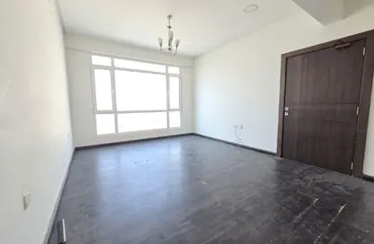 شقة - 3 غرف نوم - 3 حمامات للايجار في الجنبية - المحافظة الشمالية