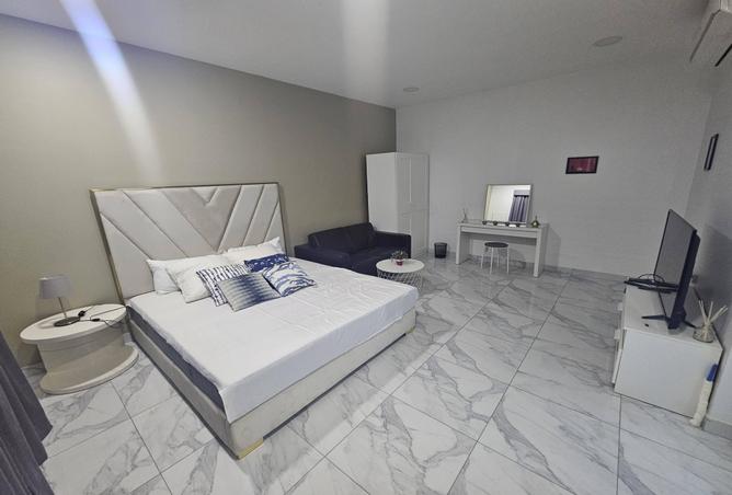 992287 - Property Image 3