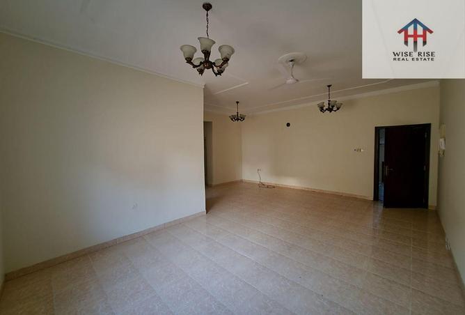 989523 - Property Image 2