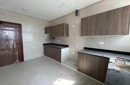 Apartment - 4 Bedrooms - 5 Bathrooms for sale in Hidd - Muharraq Governorate Apartment - 4 Bedrooms - 5 Bathrooms for sale in Hidd - Muharraq Governorate