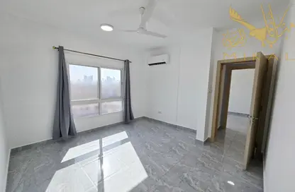Apartment - 2 Bedrooms - 2 Bathrooms for rent in Manama Downtown - Manama - Capital Governorate