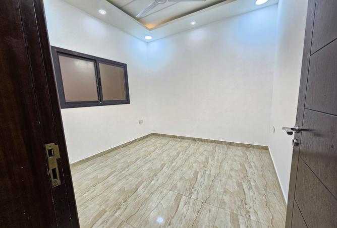 1002471 - Property Image 2