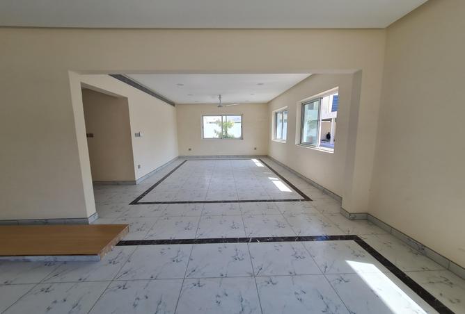 1003010 - Property Image 3