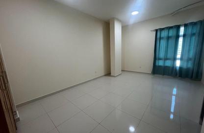 شقة - 2 غرف نوم - 2 حمامات للايجار في شارع المعارض - الحورة - محافظة العاصمة
