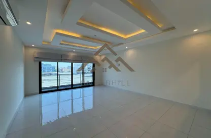 شقة - 2 غرف نوم - 4 حمامات للايجار في سار - المحافظة الشمالية