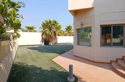 مجمع سكني - 8 غرف نوم - 8 حمامات للبيع في الجنبية - المحافظة الشمالية