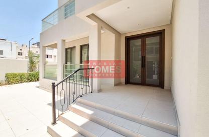Villa - 4 Bedrooms - 4 Bathrooms for rent in Mahooz - Manama - Capital Governorate
