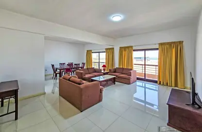 Apartment - 3 Bedrooms - 3 Bathrooms for rent in Exhibition Road - Hoora - Capital Governorate