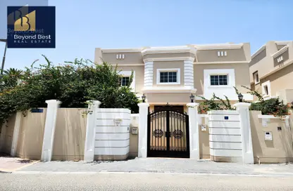 فيلا - 5 غرف نوم - 6 حمامات للايجار في الجفير - محافظة العاصمة