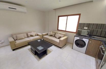 Apartment - 1 Bedroom - 1 Bathroom for rent in Al Juffair - Capital Governorate