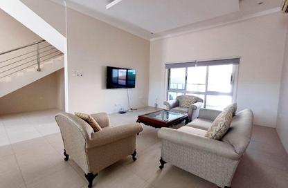 Villa - 4 Bedrooms - 5 Bathrooms for rent in Arad - Muharraq Governorate