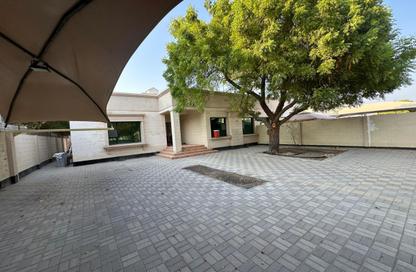 Villa - 4 - 4 for rent in Sanad - Central Governorate