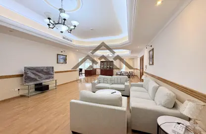 Apartment - 3 Bedrooms - 3 Bathrooms for rent in Seef - Capital Governorate