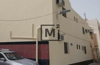 عمارة بالكامل - 8 غرف نوم - 8 حمامات للبيع في المحرق - المحرق