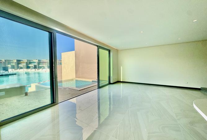 987770 - Property Image 2