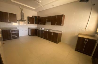 Villa - 3 Bedrooms - 5 Bathrooms for rent in Sanad - Central Governorate