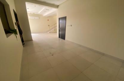 Villa - 3 Bedrooms - 5 Bathrooms for rent in Sanad - Central Governorate