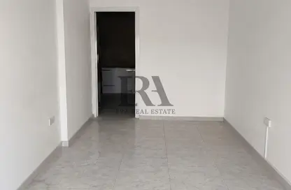 Shop - Studio for rent in Askar - Southern Governorate
