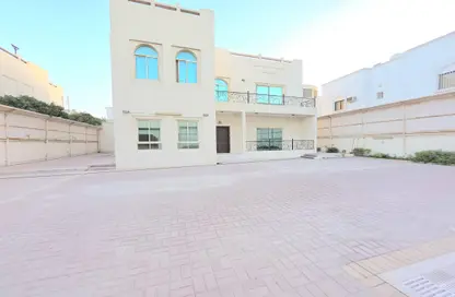 Villa - 5 Bedrooms - 6 Bathrooms for rent in Bu Ashira - Capital Governorate