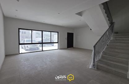 فيلا - 4 غرف نوم - 4 حمامات للبيع في فريج الزياينة - المحرق