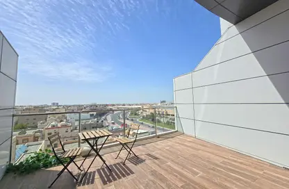 Apartment - 1 Bedroom - 2 Bathrooms for rent in Sanabis - Manama - Capital Governorate