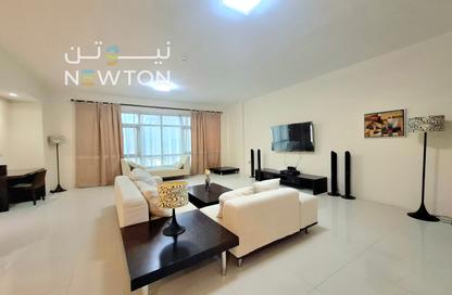 Apartment - 2 Bedrooms - 3 Bathrooms for rent in Busaiteen - Muharraq Governorate