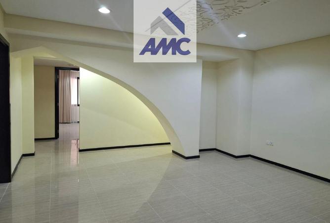 993908 - Property Image 2