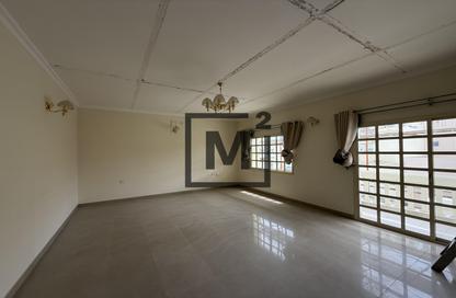 Villa - 5 Bedrooms - 4 Bathrooms for rent in Busaiteen - Muharraq Governorate