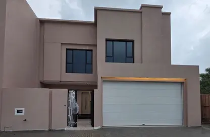 فيلا - 3 غرف نوم - 5 حمامات للبيع في عراد - المحرق