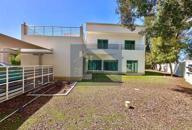 989402 - Property Main Image