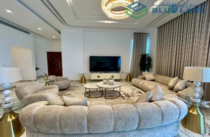 Apartment - 3 Bedrooms - 5 Bathrooms for rent in Seef - Capital Governorate