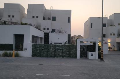 Villa - 4 - 6 for rent in Dilmunia Island - Muharraq Governorate