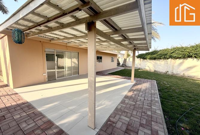 989053 - Property Image 2