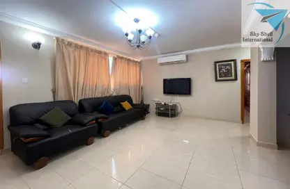 Apartment - 2 Bedrooms - 2 Bathrooms for rent in Al Juffair - Capital Governorate