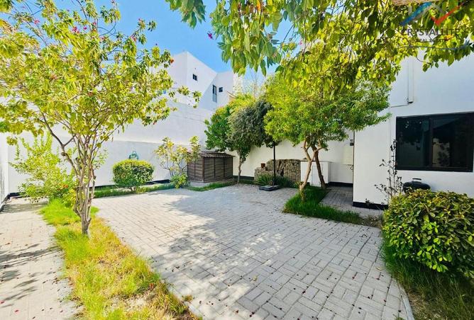 994310 - Property Image 2