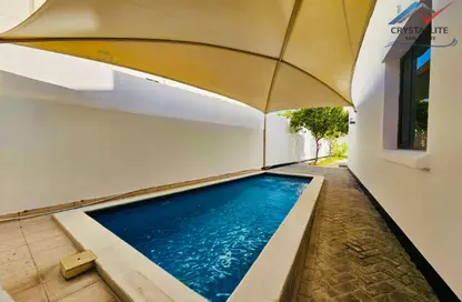 فيلا - 3 غرف نوم - 4 حمامات للايجار في قلالي - المحرق